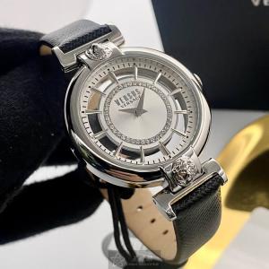 星晴錶業 VERSUSVERSACE凡賽斯手錶編號:VV00017 銀色錶盤銀錶殼石英機芯鏤空,中二針顯示,透視 做工巧思細膩，鬼斧神作😃😃😃😃