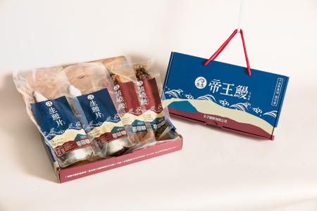 【生生】 外銷日本鰻魚豪華綜合禮盒組(生鰻片333G*2 蒲燒鰻250G*2/尾)